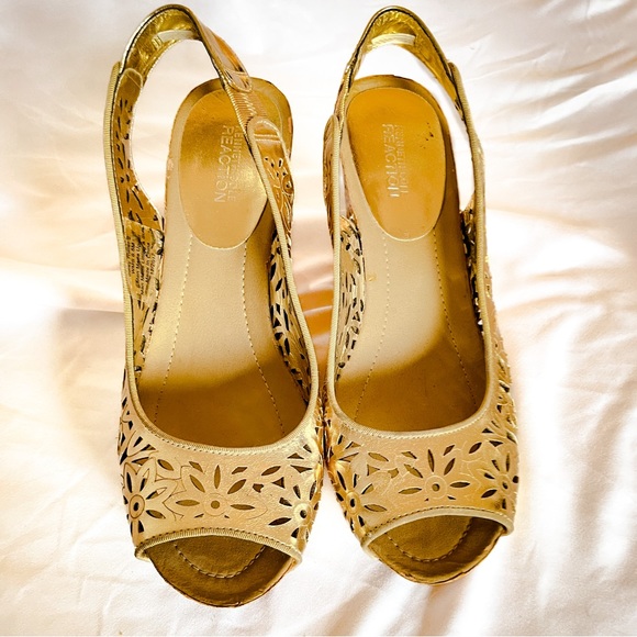 Kenneth Cole Reaction Gold Cork & Leather Platform Slingback Shoes - Picture 5 of 6